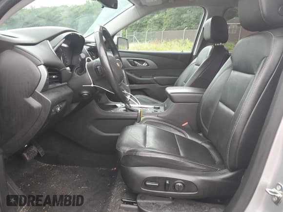 ✅ 2018 Chevrolet Traverse Premier • VIN: 1GNERKKW7JJ114802 • Lot: 69092174. Wystawiony na Copart z przebiegiem 97 276 mil. Bezpłatny archiwum sprzedaży aukcyjnych z USA i szczegółowy raport historii pojazdu na DreamBid. Zdjęcie 7.