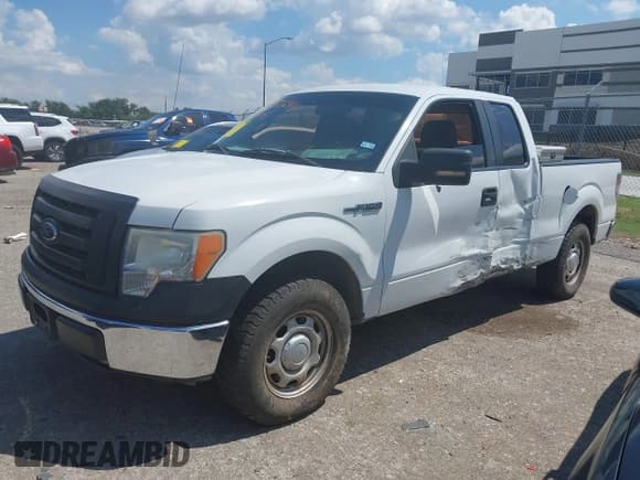 ✅ 2011 Ford F-150 XL • VIN: 1FTEX1CM9BFD15806 • Лот: 43133241. Опубликован ранее на IAAI с пробегом 274 867 миль. Бесплатный доступ к архиву аукционных продаж из США и подробный отчёт об истории автомобиля на DreamBid. Изображение 17.