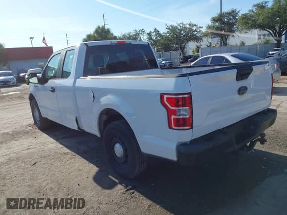 ✅ 2018 Ford F-150 XL • VIN: 1FTEX1CB1JKG07549 • Lot: 42919034. Wystawiony na IAAI z przebiegiem 113 636 mil. Bezpłatny archiwum sprzedaży aukcyjnych z USA i szczegółowy raport historii pojazdu na DreamBid. Zdjęcie 3.