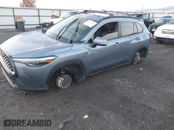 ✅ 2023 Toyota Corolla Cross XLE • VIN: 7MUDAABG0PV075762 • Lot: 43661784. Listed on IAAI with Not provided. Free auction sales archive from the USA and detailed vehicle history report at DreamBid. Image 19.