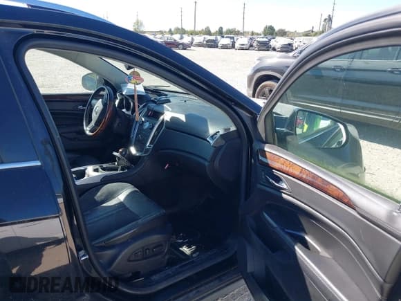 ✅ 2012 Cadillac SRX Luxury Collection • VIN: 3GYFNDE34CS502586 • Lot: 43456175. Wystawiony na IAAI z przebiegiem 178 667 mil. Bezpłatny archiwum sprzedaży aukcyjnych z USA i szczegółowy raport historii pojazdu na DreamBid. Zdjęcie 5.