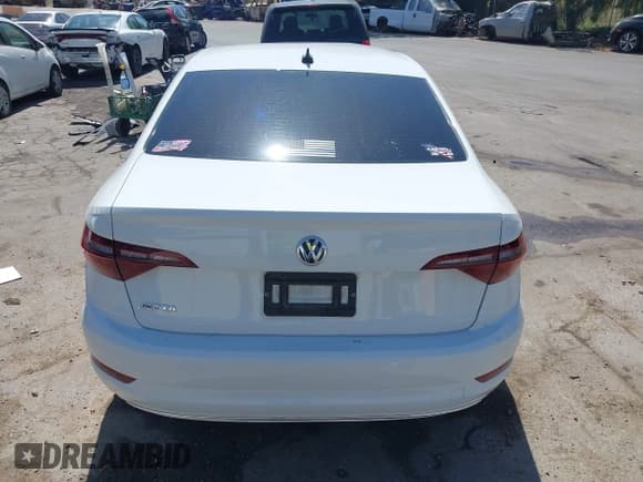✅ 2020 Volkswagen Jetta S • VIN: 3VWC57BU4LM102844 • Lot: 42301988. Wystawiony na IAAI z przebiegiem 49 501 mil. Bezpłatny archiwum sprzedaży aukcyjnych z USA i szczegółowy raport historii pojazdu na DreamBid. Zdjęcie 16.