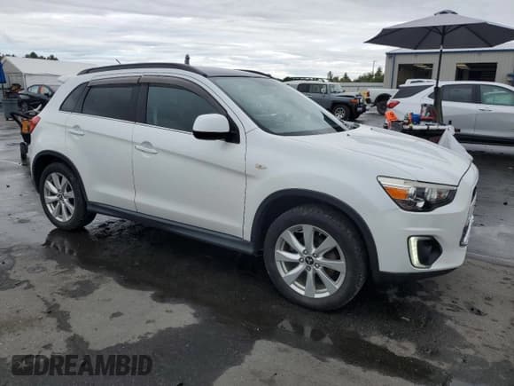 ✅ 2015 Mitsubishi Outlander SE • VIN: 4A4AR4AUXFE010283 • Lot: 85696785. Wystawiony na Copart z przebiegiem 88 808 mil. Bezpłatny archiwum sprzedaży aukcyjnych z USA i szczegółowy raport historii pojazdu na DreamBid. Zdjęcie 4.