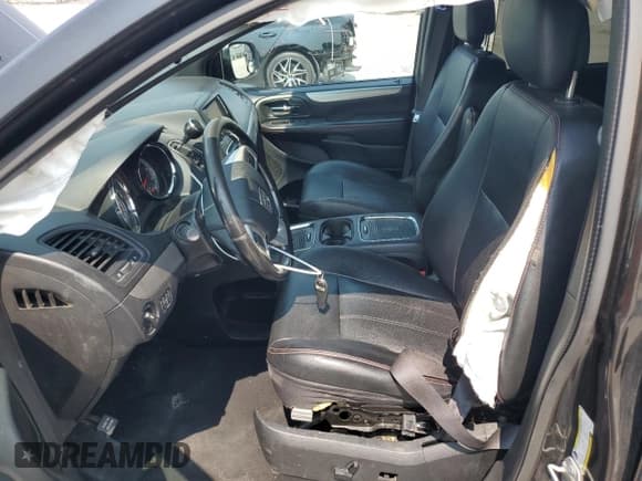 ✅ 2019 Dodge Grand Caravan GT • VIN: 2C4RDGEG5KR743319 • Лот: 71789795. Опубликован ранее на Copart с пробегом 328 050 миль. Бесплатный доступ к архиву аукционных продаж из США и подробный отчёт об истории автомобиля на DreamBid. Изображение 7.