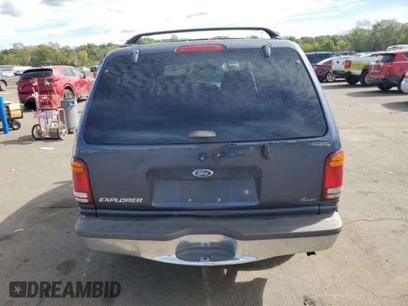✅ 1998 Ford Explorer XL • VIN: 1FMZU34X5WZB03886 • Lot: 84244475. Wystawiony na Copart z przebiegiem 159 121 mil. Bezpłatny archiwum sprzedaży aukcyjnych z USA i szczegółowy raport historii pojazdu na DreamBid. Zdjęcie 6.