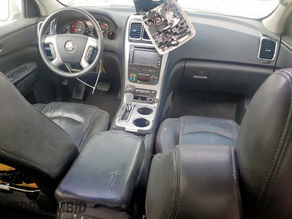 ✅ 2011 GMC Acadia SLT2 • VIN: 1GKKRSED8BJ249816 • Lot: 93420295. Listed on Copart with 201,676 mi. Free auction sales archive from the USA and detailed vehicle history report at DreamBid. Image 8.