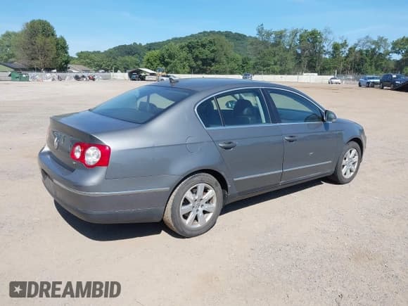 ✅ 2007 Volkswagen Passat • VIN: WVWKK73C97P021674 • Лот: 42797929. Опубликован ранее на IAAI с пробегом 117 687 миль. Бесплатный доступ к архиву аукционных продаж из США и подробный отчёт об истории автомобиля на DreamBid. Изображение 4.