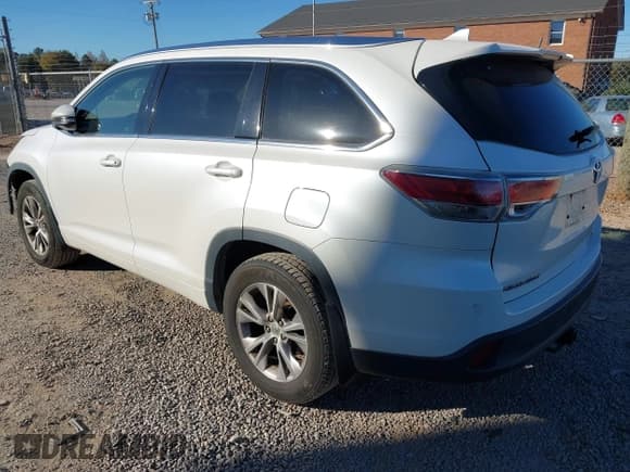 ✅ 2015 Toyota Highlander XLE • VIN: 5TDJKRFH7FS098918 • Лот: 43482041. Опубликован ранее на IAAI с пробегом 124 980 миль. Бесплатный доступ к архиву аукционных продаж из США и подробный отчёт об истории автомобиля на DreamBid. Изображение 3.
