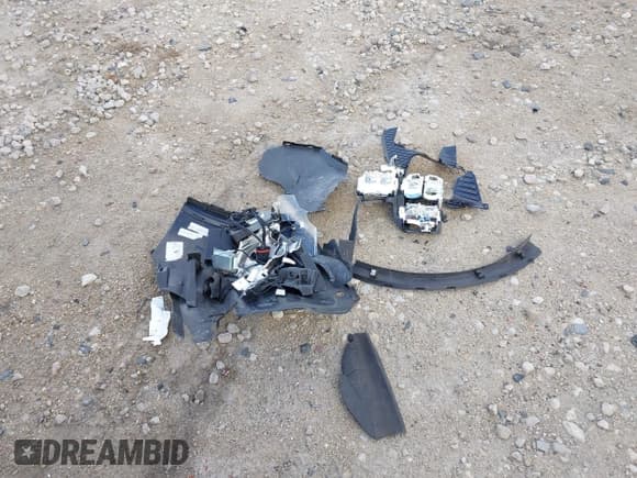 ✅ 2020 Ford Escape Titanium • VIN: 1FMCU9J9XLUB30993 • Lot: 43653347. Listed on IAAI with 88,349 mi. Free auction sales archive from the USA and detailed vehicle history report at DreamBid. Image 12.