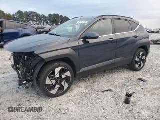 ✅ 2025 Hyundai Kona Limited • VIN: KM8HECA3XSU244471 • Лот: 91711745. Опубликован ранее на Copart с пробегом Не указан. Бесплатный доступ к архиву аукционных продаж из США и подробный отчёт об истории автомобиля на DreamBid. Изображение 1.