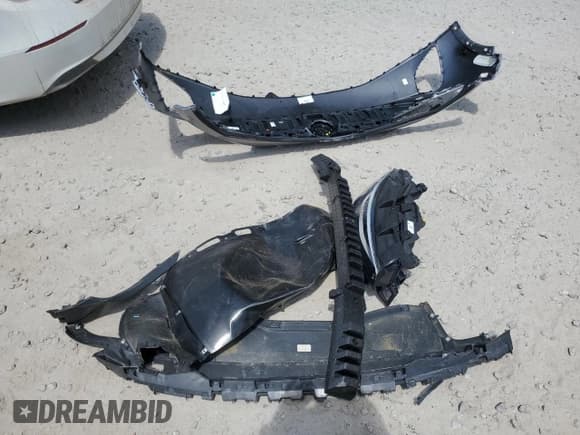 ✅ 2024 Volkswagen ID.4 Pro • VIN: 1V2DSPE81RC002806 • Lot: 62839134. Listed on Copart with 869 mi. Free auction sales archive from the USA and detailed vehicle history report at DreamBid. Image 13.