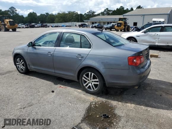 ✅ 2006 Volkswagen Jetta 2.5L • VIN: 3VWSG71K96M778443 • Лот: 66174505. Опубликован ранее на Copart с пробегом 145 969 миль. Бесплатный доступ к архиву аукционных продаж из США и подробный отчёт об истории автомобиля на DreamBid. Изображение 2.