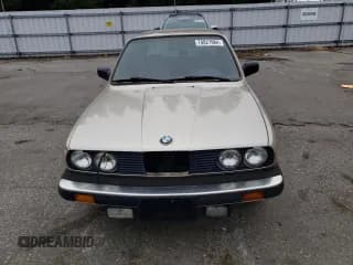 ✅ 1985 BMW 3 Series 325e • VIN: WBAAE6408F0702138 • Lot: 70821984. Wystawiony na Copart z przebiegiem 167 596 mil. Bezpłatny archiwum sprzedaży aukcyjnych z USA i szczegółowy raport historii pojazdu na DreamBid. Zdjęcie 5.