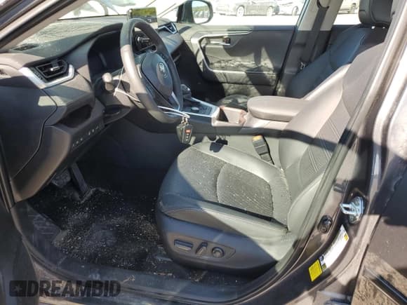 ✅ 2024 Toyota RAV4 Hybrid Limited • VIN: 2T3D6RFV6RW070988 • Lot: 81044035. Wystawiony na Copart z przebiegiem Nie podano. Bezpłatny archiwum sprzedaży aukcyjnych z USA i szczegółowy raport historii pojazdu na DreamBid. Zdjęcie 7.