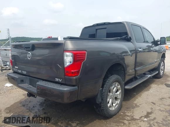 ✅ 2017 Nissan Titan SV • VIN: 1N6AA1F21HN551632 • Lot: 42756675. Listed on IAAI with 60,664 mi. Free auction sales archive from the USA and detailed vehicle history report at DreamBid. Image 4.