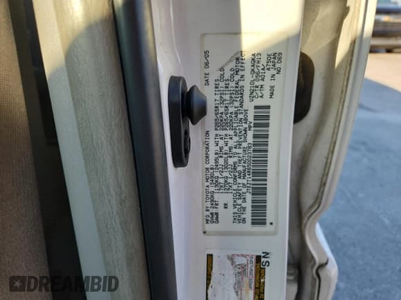 ✅ 2005 Toyota 4Runner SR5 • VIN: JTEZT14R650023783 • Lot: 93455175. Wystawiony na Copart z przebiegiem 325 724 mil. Bezpłatny archiwum sprzedaży aukcyjnych z USA i szczegółowy raport historii pojazdu na DreamBid. Zdjęcie 14.