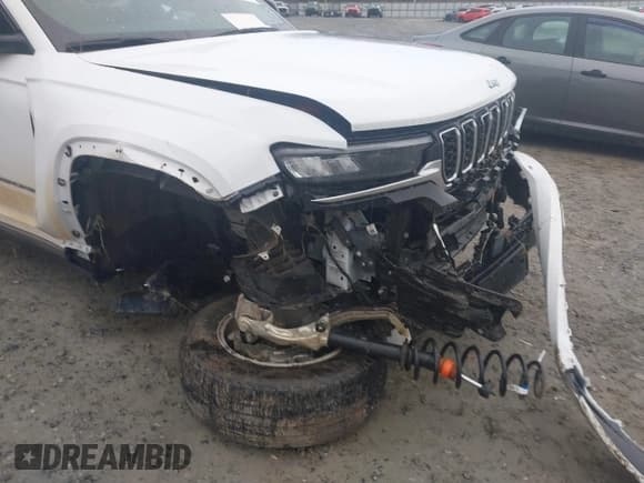 ✅ 2022 Jeep Grand Cherokee Altitude • VIN: 1C4RJJAG6N8608944 • Lot: 41423313. Listed on IAAI with 53,086 mi. Free auction sales archive from the USA and detailed vehicle history report at DreamBid. Image 6.