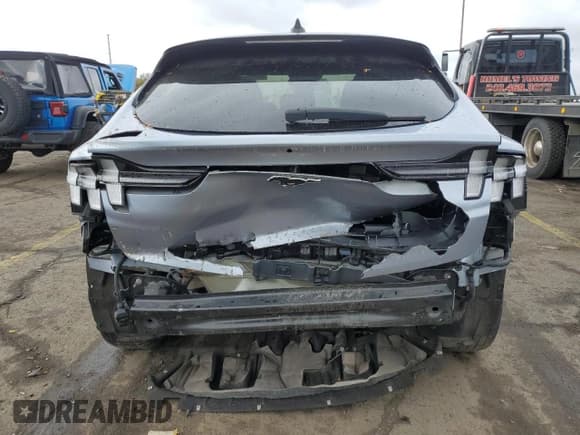 ✅ 2022 Ford Mustang Mach-E Premium • VIN: 3FMTK3SU7NMA50547 • Лот: 86777175. Опубликован ранее на Copart с пробегом 21 820 миль. Бесплатный доступ к архиву аукционных продаж из США и подробный отчёт об истории автомобиля на DreamBid. Изображение 6.