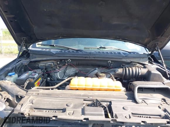 ✅ 2015 Ford F-150 XLT • VIN: 1FTEW1EF4FKD14304 • Lot: 43051728. Wystawiony na IAAI z przebiegiem 176 315 mil. Bezpłatny archiwum sprzedaży aukcyjnych z USA i szczegółowy raport historii pojazdu na DreamBid. Zdjęcie 10.