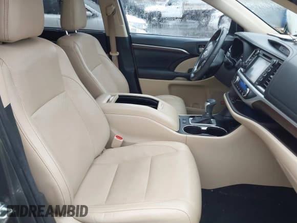 ✅ 2016 Toyota Highlander Limited • VIN: 5TDDKRFH4GS310561 • Lot: 43562391. Wystawiony na IAAI z przebiegiem 115 780 mil. Bezpłatny archiwum sprzedaży aukcyjnych z USA i szczegółowy raport historii pojazdu na DreamBid. Zdjęcie 5.