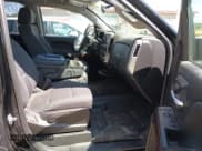 ✅ 2018 GMC Sierra 1500 SLE • VIN: 1GTV2MEC3JZ120267 • Lot: 43194220. Wystawiony na IAAI z przebiegiem 73 010 mil. Bezpłatny archiwum sprzedaży aukcyjnych z USA i szczegółowy raport historii pojazdu na DreamBid. Zdjęcie 5.