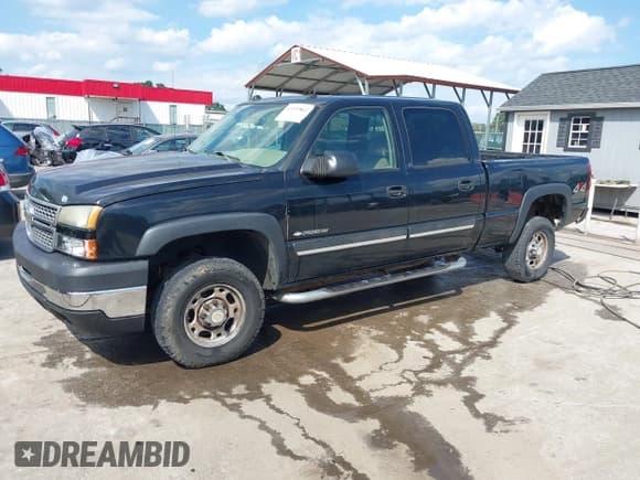 ✅ 2005 Chevrolet Silverado 2500HD LT3 • VIN: 1GCHK23G35F931582 • Лот: 42539862. Опубликован ранее на IAAI с пробегом 131 840 миль. Бесплатный доступ к архиву аукционных продаж из США и подробный отчёт об истории автомобиля на DreamBid. Изображение 2.