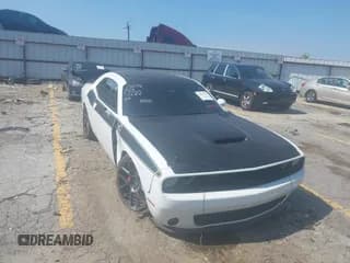 ✅ 2018 Dodge Challenger T/A • VIN: 2C3CDZBT4JH146433 • Lot: 42670273. Wystawiony na IAAI z przebiegiem 100 000 mil. Bezpłatny archiwum sprzedaży aukcyjnych z USA i szczegółowy raport historii pojazdu na DreamBid. Zdjęcie 1.