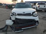 ✅ 2018 Kia Soul + • VIN: KNDJX3AA9J7894422 • Лот: 63565505. Опубликован ранее на Copart с пробегом 82 608 миль. Бесплатный доступ к архиву аукционных продаж из США и подробный отчёт об истории автомобиля на DreamBid. Изображение 5.