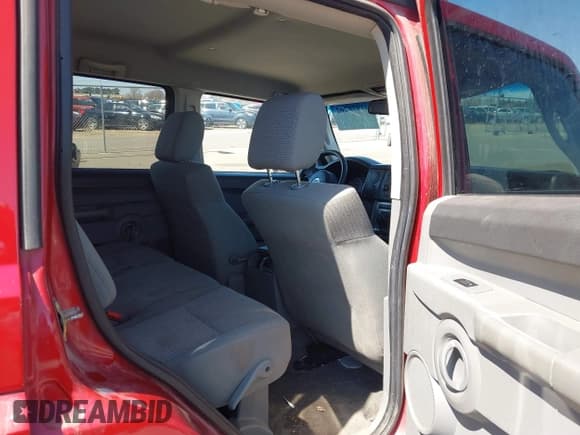 ✅ 2006 Jeep Commander • VIN: 1J8HG48K16C252335 • Lot: 41978262. Listed on IAAI with 267,556 mi. Free auction sales archive from the USA and detailed vehicle history report at DreamBid. Image 8.