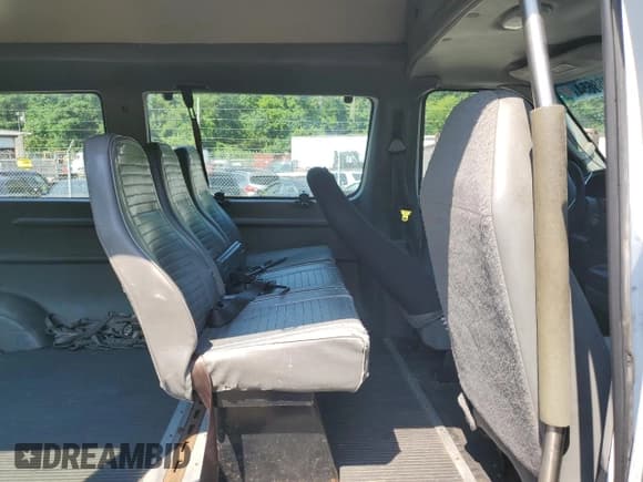 ✅ 2007 Ford Econoline Cargo Commercial • VIN: 1FTNS24W67DB44004 • Лот: 59058654. Опубликован ранее на Copart с пробегом 232 452 миль. Бесплатный доступ к архиву аукционных продаж из США и подробный отчёт об истории автомобиля на DreamBid. Изображение 11.