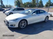 ✅ 2013 Tesla Model S Performance • VIN: 5YJSA1CP8DFP24398 • Lot: 43489205. Wystawiony na IAAI z przebiegiem 93 304 mil. Bezpłatny archiwum sprzedaży aukcyjnych z USA i szczegółowy raport historii pojazdu na DreamBid. Zdjęcie 21.