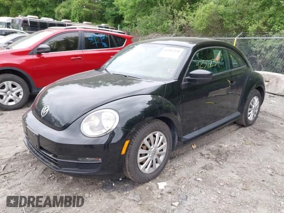 ✅ 2012 Volkswagen Beetle • VIN: 3VWAP7AT3CM663384 • Lot: 42312234. Wystawiony na IAAI z przebiegiem 91 055 mil. Bezpłatny archiwum sprzedaży aukcyjnych z USA i szczegółowy raport historii pojazdu na DreamBid. Zdjęcie 2.