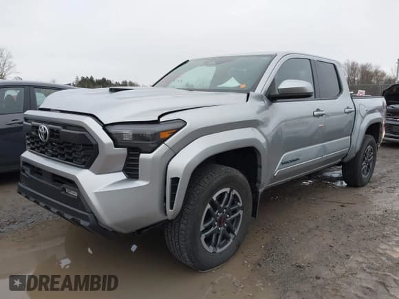✅ 2024 Toyota Tacoma TRD Sport • VIN: 3TMLB5JN5RM083921 • Lot: 43628715. Listed on IAAI with 18,380 mi. Free auction sales archive from the USA and detailed vehicle history report at DreamBid. Image 2.