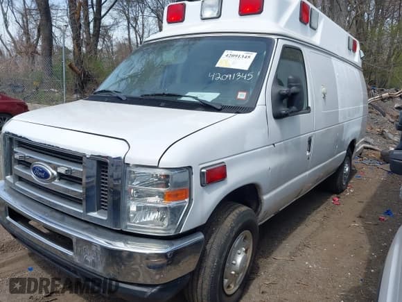 ✅ 2014 Ford Econoline Cargo Commercial • VIN: 1FDSS3EL2EDB14925 • Lot: 42091345. Wystawiony na IAAI z przebiegiem 191 903 mil. Bezpłatny archiwum sprzedaży aukcyjnych z USA i szczegółowy raport historii pojazdu na DreamBid. Zdjęcie 2.