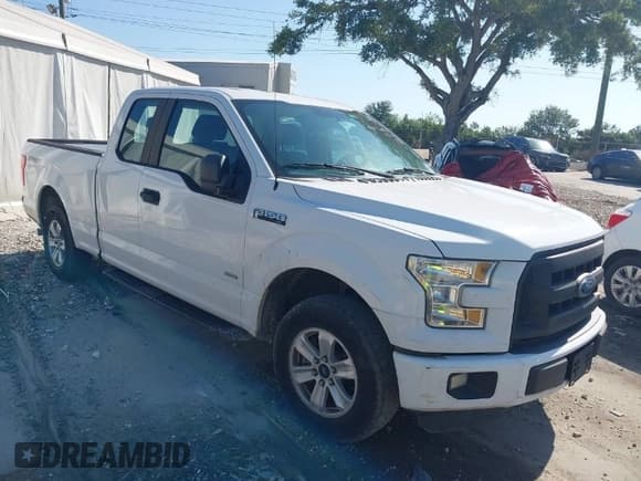 ✅ 2016 Ford F-150 XL • VIN: 1FTEX1CP4GFC85325 • Лот: 41949318. Опубликован ранее на IAAI с пробегом 252 263 миль. Бесплатный доступ к архиву аукционных продаж из США и подробный отчёт об истории автомобиля на DreamBid. Изображение 1.
