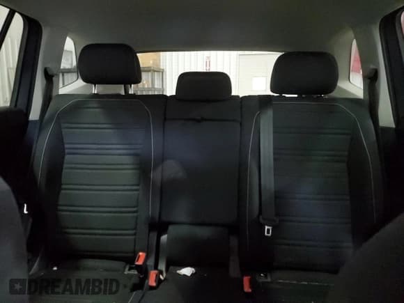 ✅ 2022 Volkswagen Tiguan S • VIN: 3VV0B7AX2NM082513 • Lot: 47457475. Wystawiony na Copart z przebiegiem 60 289 mil. Bezpłatny archiwum sprzedaży aukcyjnych z USA i szczegółowy raport historii pojazdu na DreamBid. Zdjęcie 10.