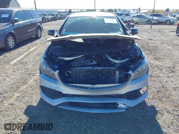 ✅ 2019 Mercedes-Benz CLA 250 • VIN: WDDSJ4EB4KN739956 • Lot: 43578031. Wystawiony na IAAI z przebiegiem 85 111 mil. Bezpłatny archiwum sprzedaży aukcyjnych z USA i szczegółowy raport historii pojazdu na DreamBid. Zdjęcie 11.