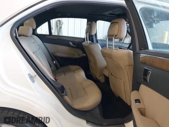 ✅ 2010 Mercedes-Benz E 350 Luxury • VIN: WDDHF5GB9AA202939 • Лот: 43635766. Опубликован ранее на IAAI с пробегом 161 946 миль. Бесплатный доступ к архиву аукционных продаж из США и подробный отчёт об истории автомобиля на DreamBid. Изображение 8.