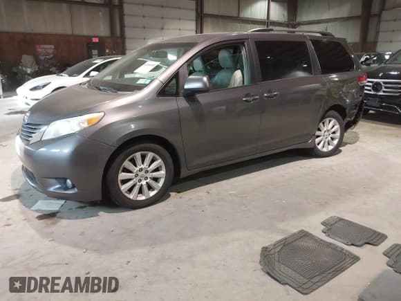 ✅ 2011 Toyota Sienna XLE • VIN: 5TDDK3DC8BS026606 • Lot: 41295760. Listed on IAAI with 128,930 mi. Free auction sales archive from the USA and detailed vehicle history report at DreamBid. Image 2.