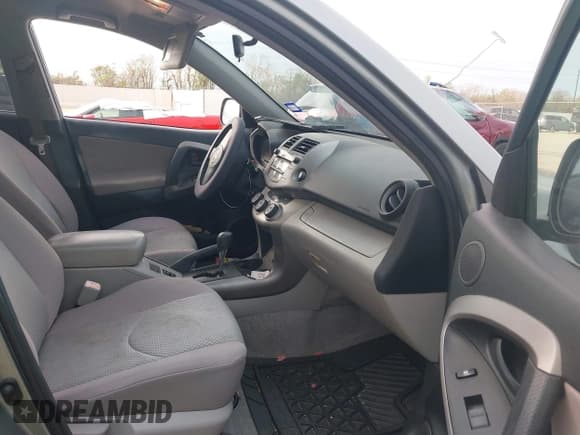 ✅ 2006 Toyota RAV4 • VIN: JTMZD33V066009047 • Lot: 43850627. Wystawiony na IAAI z przebiegiem 249 749 mil. Bezpłatny archiwum sprzedaży aukcyjnych z USA i szczegółowy raport historii pojazdu na DreamBid. Zdjęcie 5.