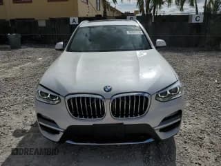 ✅ 2018 BMW X3 xDrive30i • VIN: 5UXTR9C55JLD63250 • Lot: 92608595. Wystawiony na Copart z przebiegiem 62 974 mil. Bezpłatny archiwum sprzedaży aukcyjnych z USA i szczegółowy raport historii pojazdu na DreamBid. Zdjęcie 5.