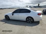 ✅ 2018 BMW 3 Series 340i • VIN: WBA8B3C54JK384826 • Lot: 52152225. Wystawiony na Copart z przebiegiem 95 017 mil. Bezpłatny archiwum sprzedaży aukcyjnych z USA i szczegółowy raport historii pojazdu na DreamBid. Zdjęcie 2.