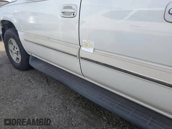 2005 Chevrolet Suburban LT с VIN 3GNEC16Z35G134150, выставлен на аукционе Copart как лот 76269494 с пробегом Не указан миль и На запчасти • Non repairable. История ставок и продаж доступна на DreamBid. Изображение 13.