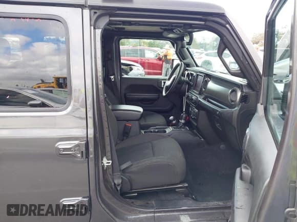 ✅ 2023 Jeep Wrangler • VIN: 1C4JJXN63PW690034 • Lot: 43345289. Wystawiony na IAAI z przebiegiem 19 186 mil. Bezpłatny archiwum sprzedaży aukcyjnych z USA i szczegółowy raport historii pojazdu na DreamBid. Zdjęcie 5.