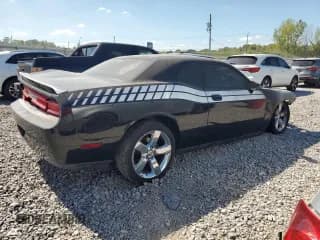 ✅ 2010 Dodge Challenger SE • VIN: 2B3CJ4DV1AH104213 • Lot: 72182844. Wystawiony na Copart z przebiegiem Nie podano. Bezpłatny archiwum sprzedaży aukcyjnych z USA i szczegółowy raport historii pojazdu na DreamBid. Zdjęcie 3.