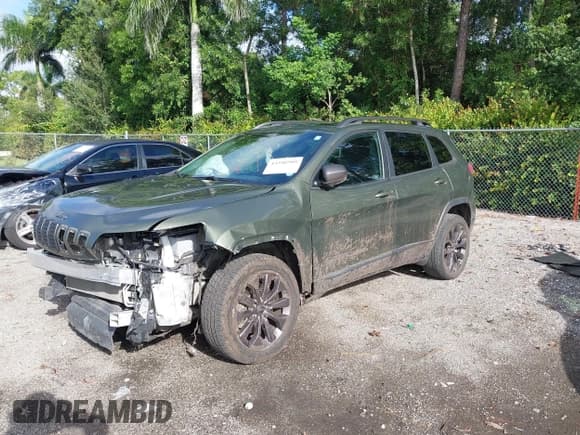 ✅ 2021 Jeep Cherokee Latitude Lux • VIN: 1C4PJLMN0MD119927 • Lot: 43340509. Wystawiony na IAAI z przebiegiem 61 489 mil. Bezpłatny archiwum sprzedaży aukcyjnych z USA i szczegółowy raport historii pojazdu na DreamBid. Zdjęcie 17.