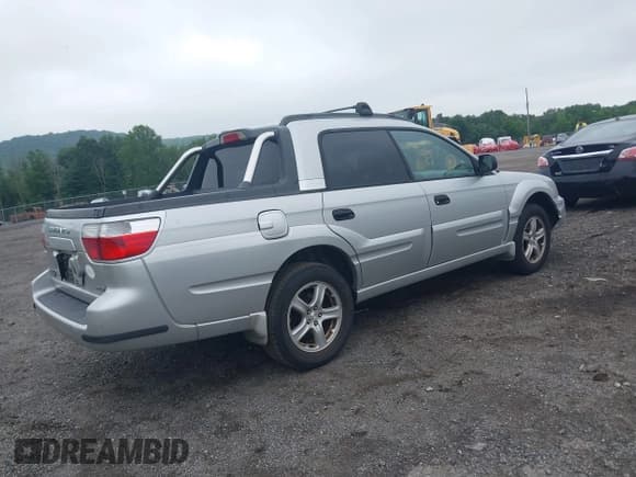 ✅ 2005 Subaru Baja Special Sports • VIN: 4S4BT62C457107654 • Lot: 42474877. Listed on IAAI with 221,707 mi. Free auction sales archive from the USA and detailed vehicle history report at DreamBid. Image 4.
