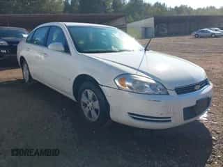 2008 Chevrolet Impala LT with VIN 2G1WT58KX89239781, listed as a IAAI auction lot 43410238 with 180,383 mi miles and . Bid and sale history available at DreamBid. Image 1.
