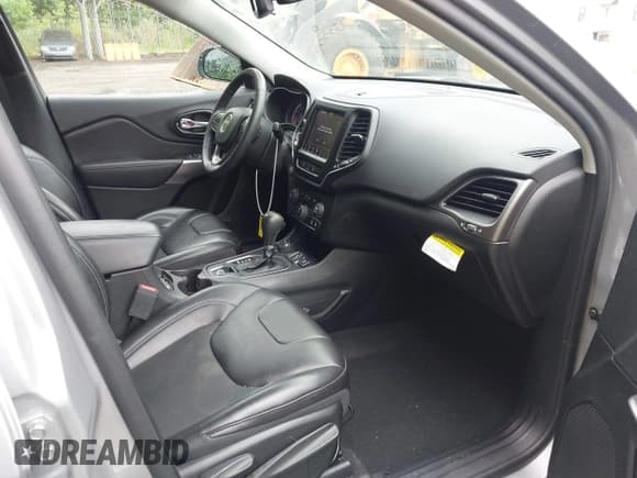 ✅ 2021 Jeep Cherokee Latitude Plus • VIN: 1C4PJMLB2MD242531 • Lot: 42525796. Listed on IAAI with 51,534 mi. Free auction sales archive from the USA and detailed vehicle history report at DreamBid. Image 5.