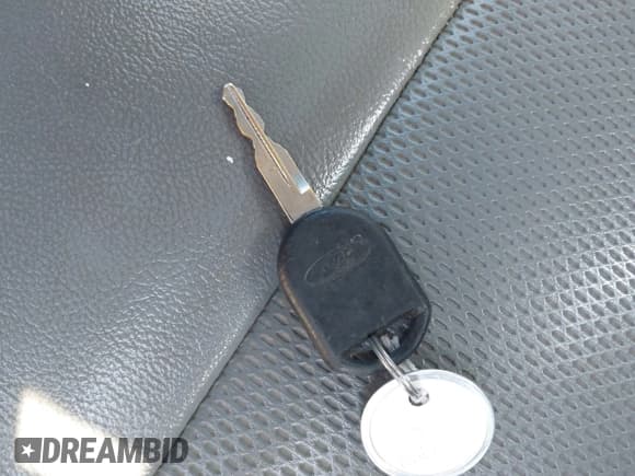 ✅ 2005 Ford F-150 XL • VIN: 1FTRF12W65NA38808 • Lot: 42946936. Listed on IAAI with 234,041 mi. Free auction sales archive from the USA and detailed vehicle history report at DreamBid. Image 11.